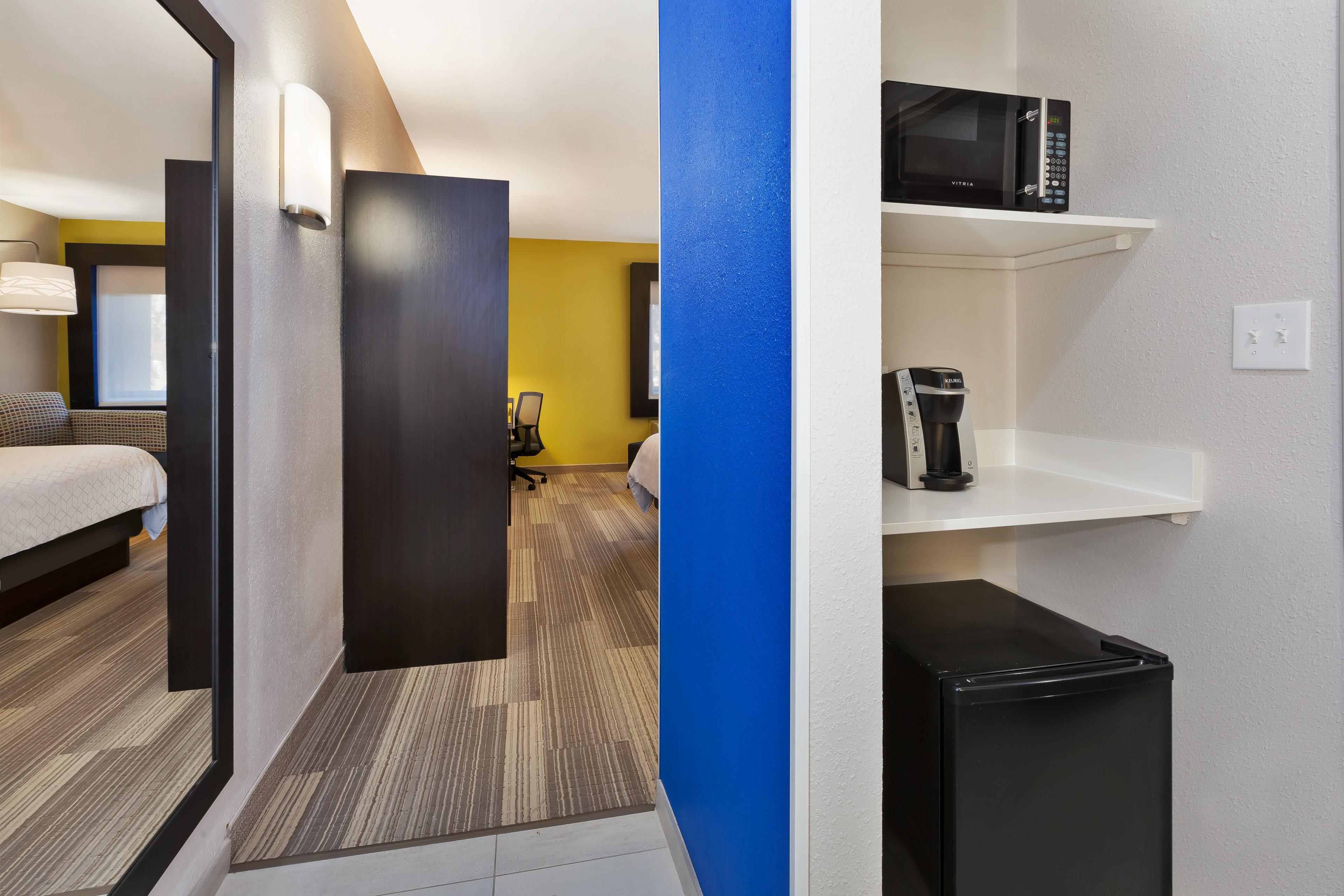 Holiday Inn Express Detroit-Warren/General Motors Technology Center By Ihg Extérieur photo