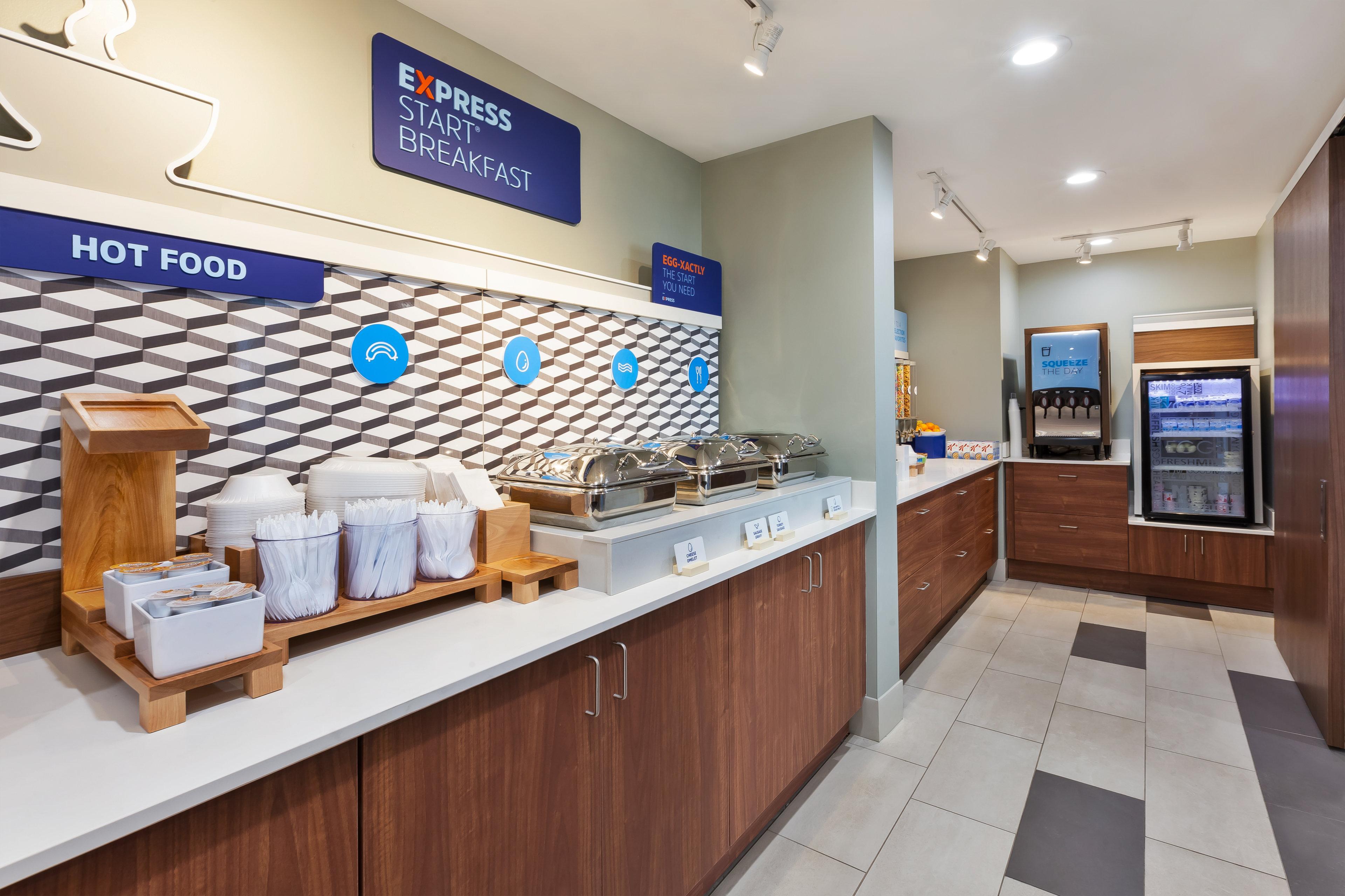 Holiday Inn Express Detroit-Warren/General Motors Technology Center By Ihg Extérieur photo