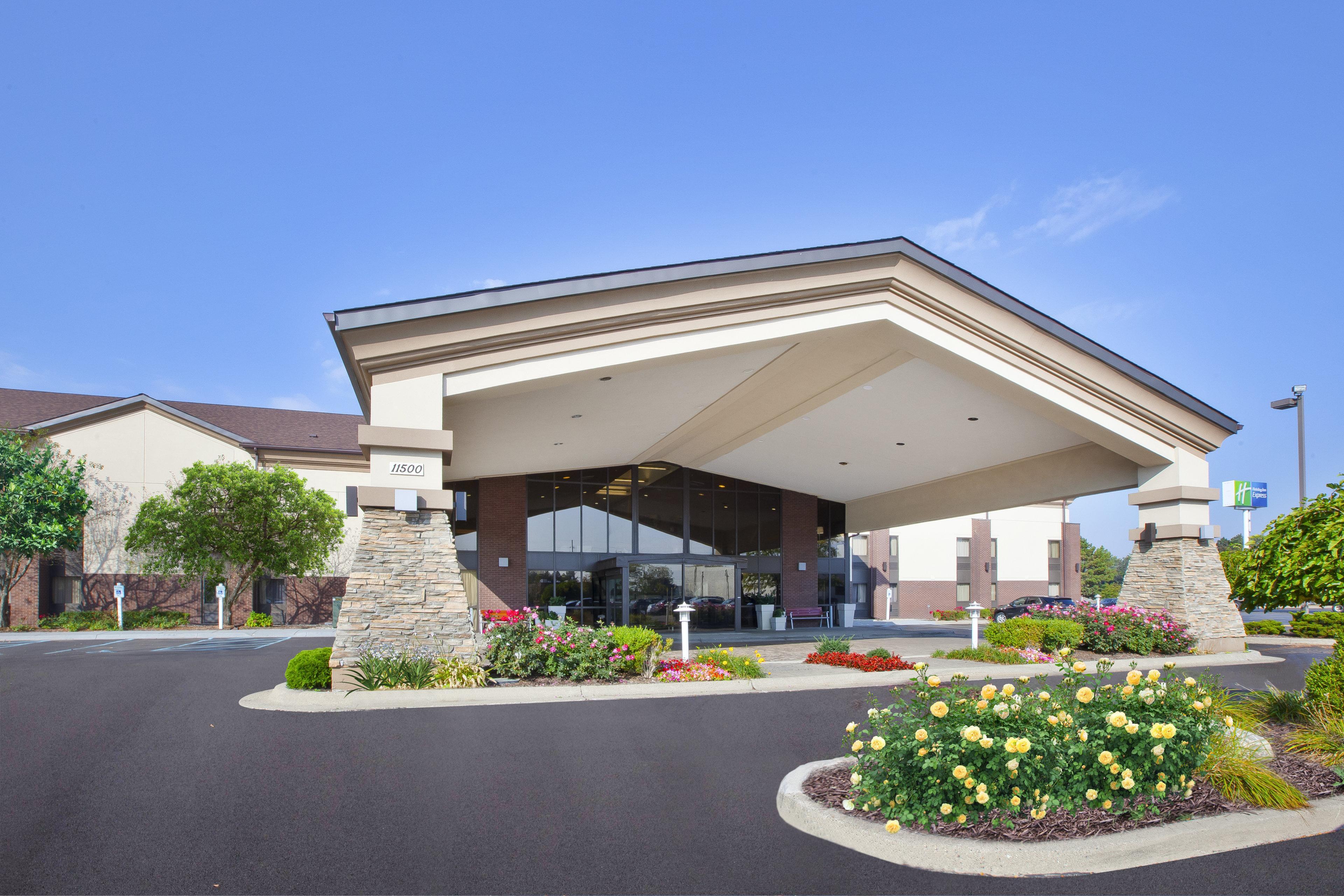 Holiday Inn Express Detroit-Warren/General Motors Technology Center By Ihg Extérieur photo