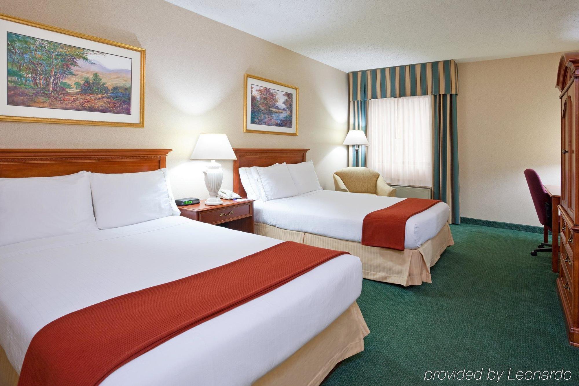 Holiday Inn Express Detroit-Warren/General Motors Technology Center By Ihg Extérieur photo