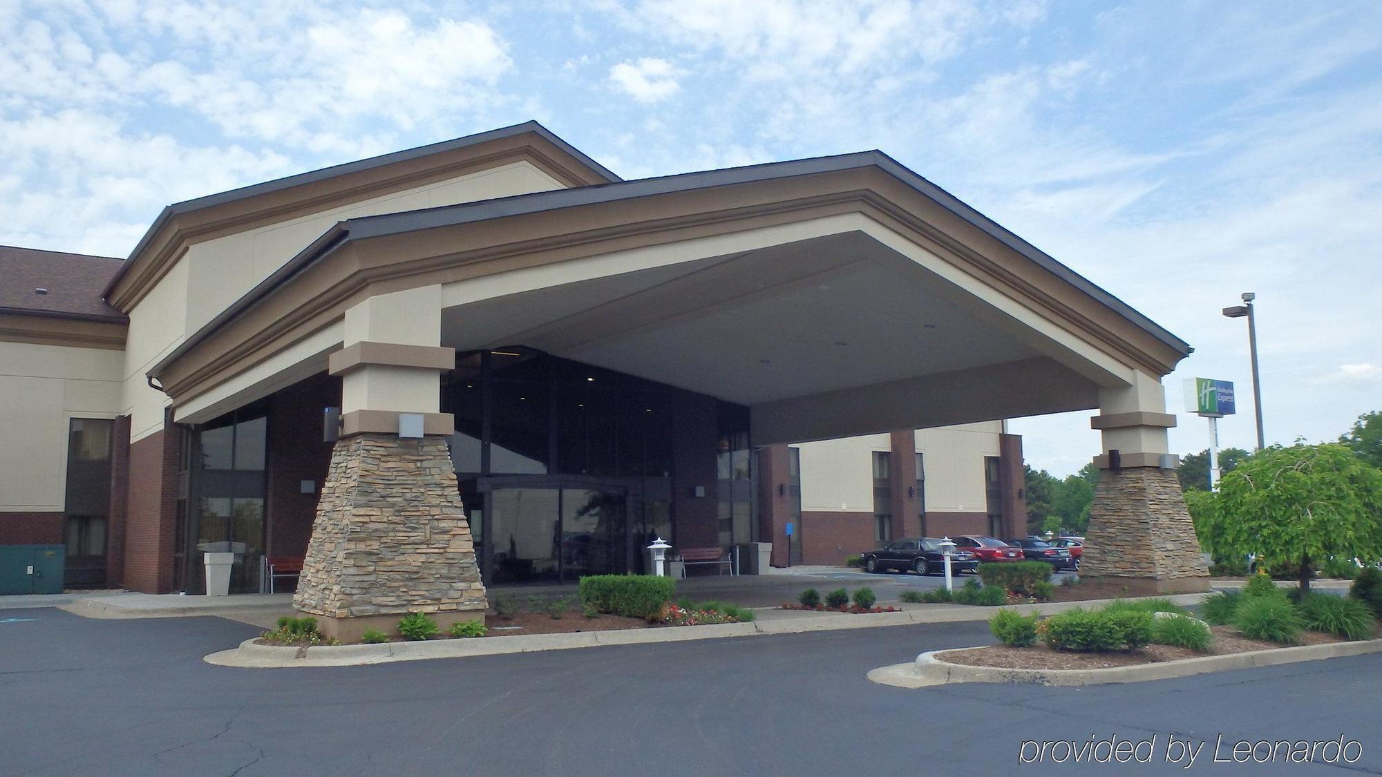 Holiday Inn Express Detroit-Warren/General Motors Technology Center By Ihg Extérieur photo