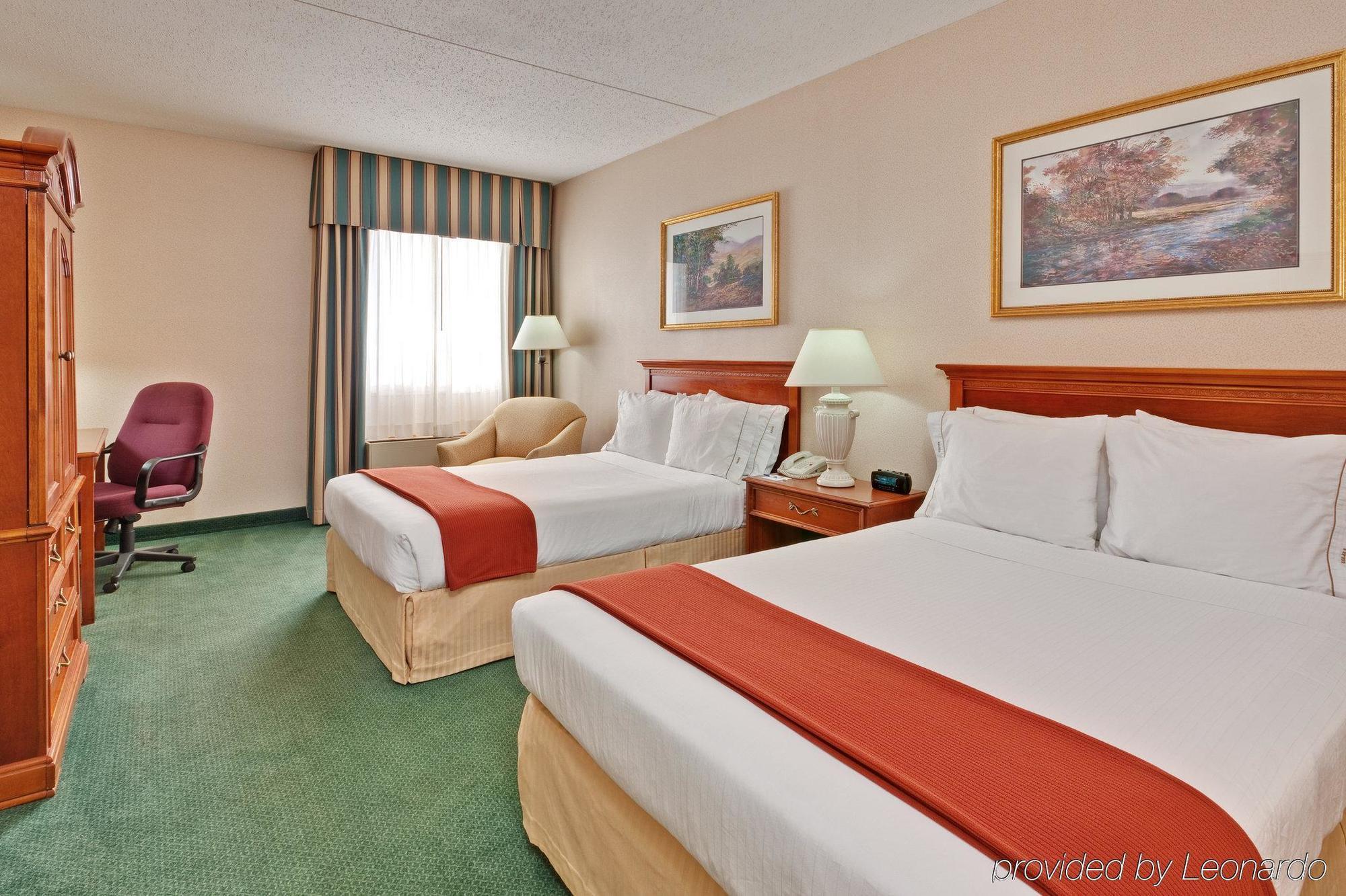 Holiday Inn Express Detroit-Warren/General Motors Technology Center By Ihg Chambre photo