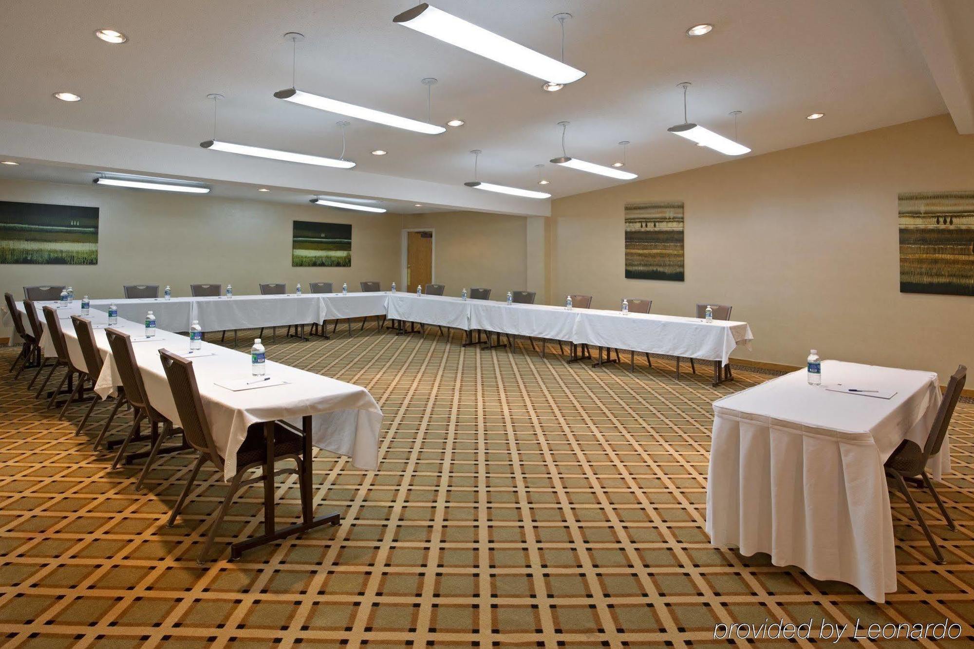 Holiday Inn Express Detroit-Warren/General Motors Technology Center By Ihg Extérieur photo