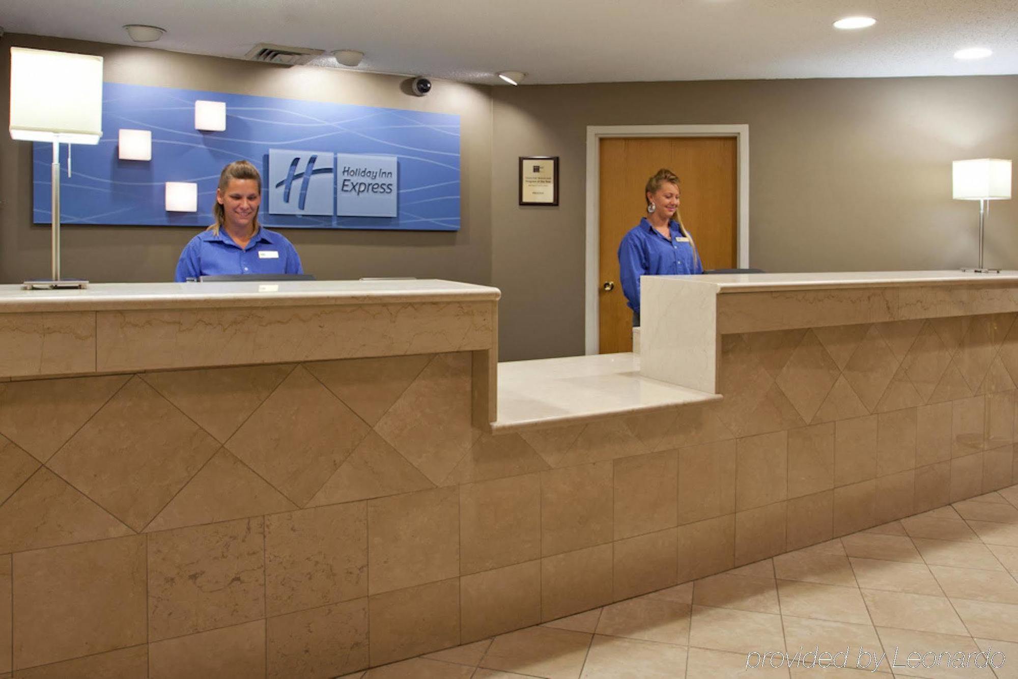 Holiday Inn Express Detroit-Warren/General Motors Technology Center By Ihg Extérieur photo