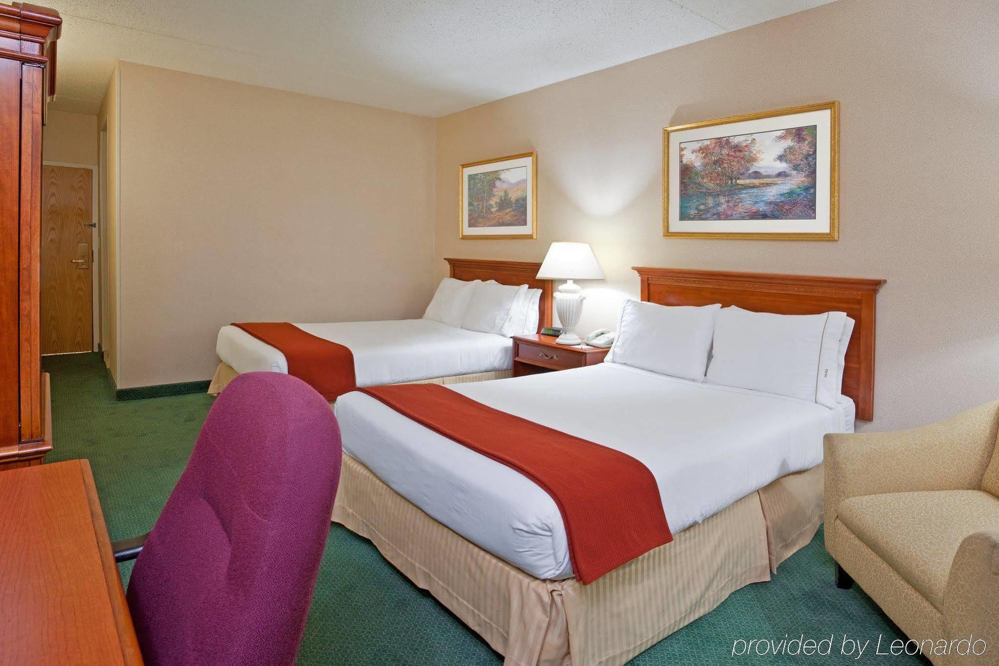 Holiday Inn Express Detroit-Warren/General Motors Technology Center By Ihg Extérieur photo