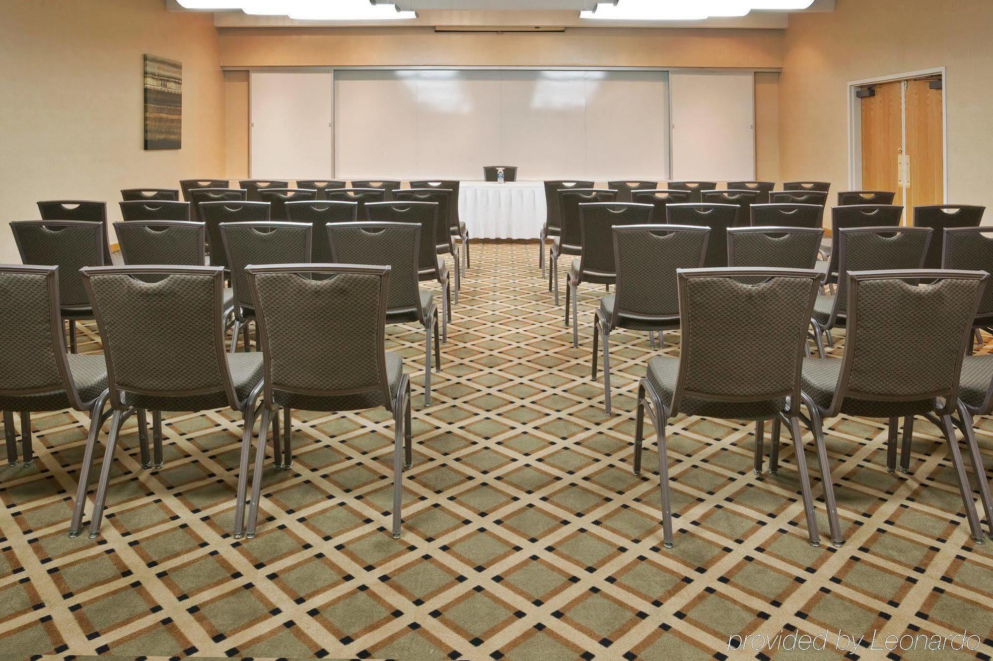 Holiday Inn Express Detroit-Warren/General Motors Technology Center By Ihg Extérieur photo